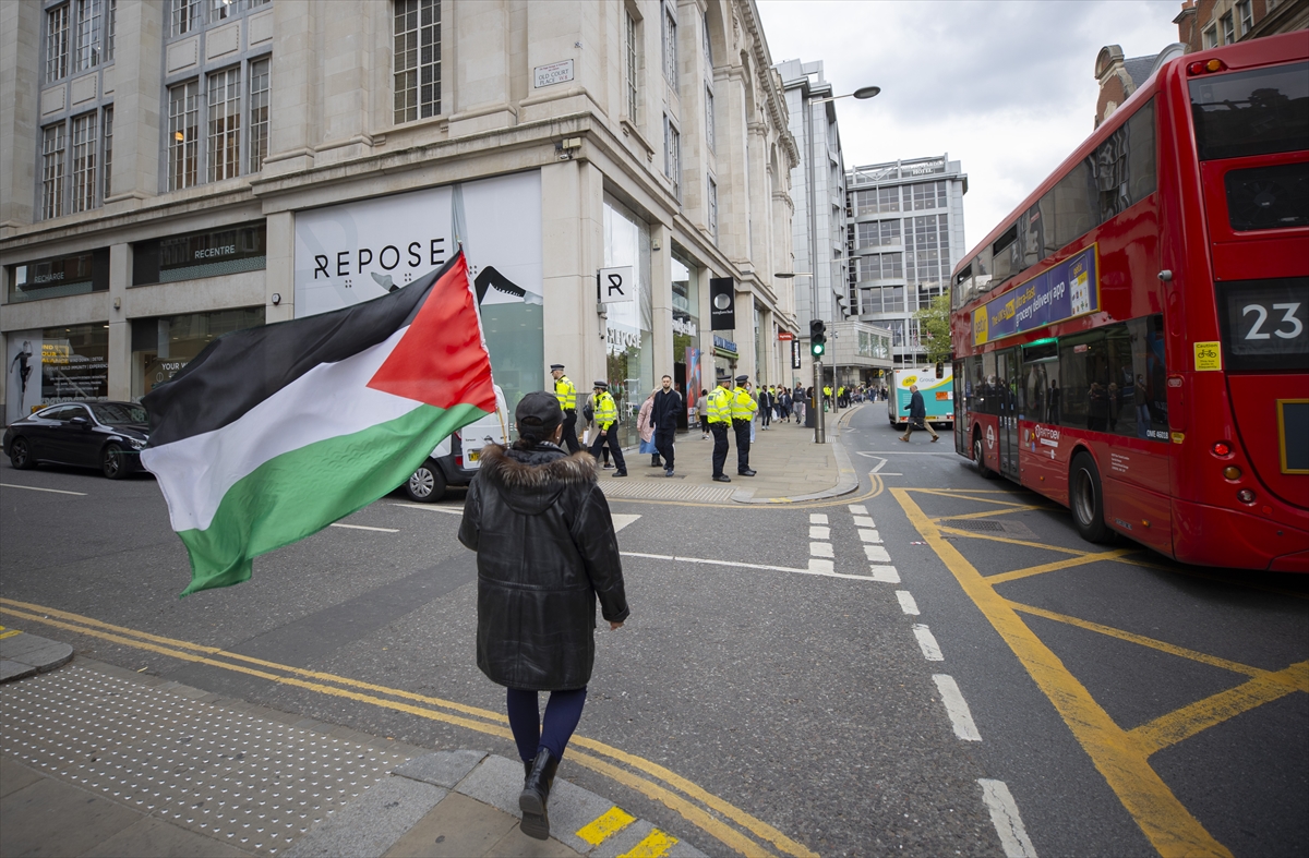 İngiltere'de İsrail'in Mescid-i Aksa baskını protesto edildi