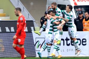 - İttifak Holding Konyaspor: 2 - Gaziantep FK: 0 (İlk