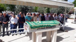 MUĞLA (AA) – Ortaca ilçesindeki İztuzu Plajı'nda deniz kaplumbağalarına gönüllü