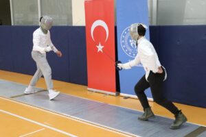 KARABÜK (AA) – ORHAN KUZU – Karabük'ün eskrimde ulusal ve