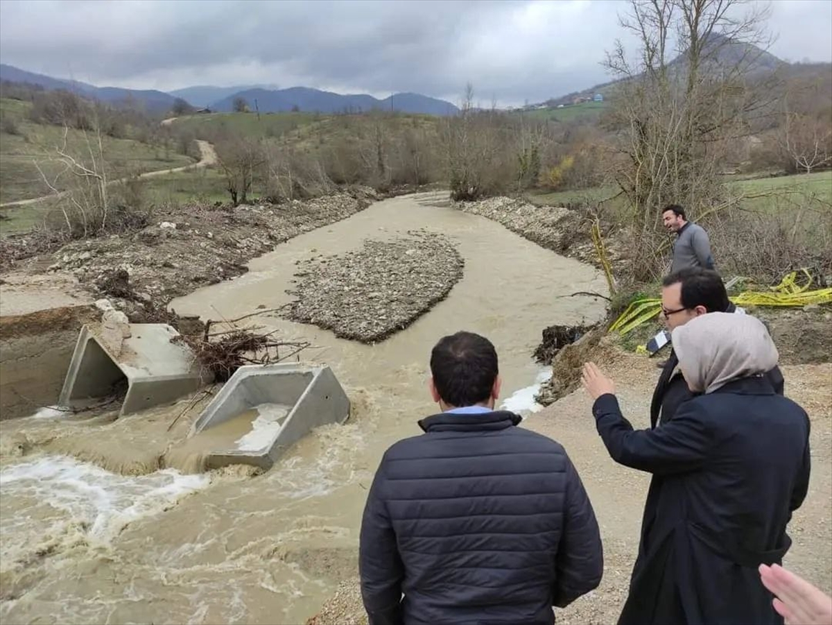 Karabük'te sağanak sele neden oldu