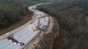 DÜZCE (AA) – Karadeniz Sahil Yolu'nun Akçakoca kesiminde, 10 Şubat'ta