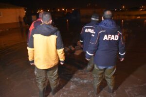 KARS (AA) – Kars'ta hava sıcaklıkları mevsim normallerinin üzerine çıkmasıyla