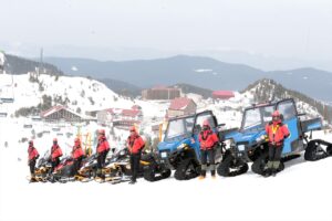 - Köroğlu Dağları'nın zirvesinde yer alan kayak merkezinde zorlu arazi