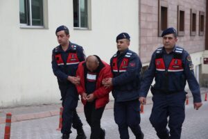 KAYSERİ (AA) – Kayseri'de jandarma tarafından düzenlenen uyuşturucu operasyonunda 2