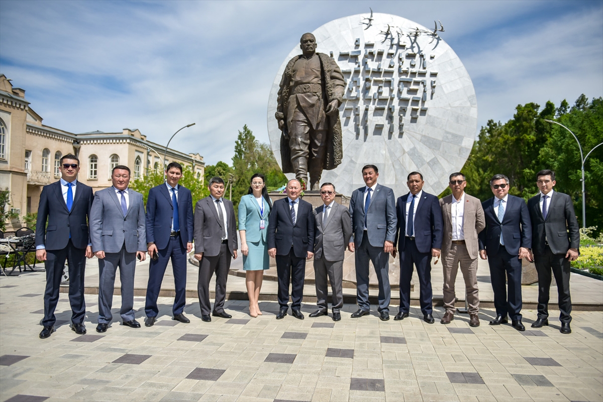 Kırgızistan'ı başkenti Bişkek'in kuruluşunun 144. yıl dönümü kutlanıyor