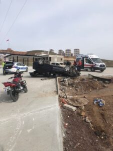 KIRIKKALE (AA) – Kırıkkale'de otomobilin devrilmesi sonucu yaralanan 4 kişi