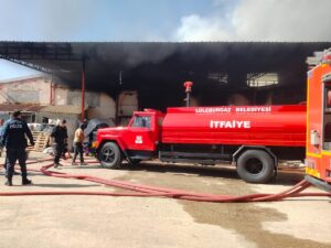 KIRKLARELİ (AA) – Kırklareli'nin Lüleburgaz ilçesinde, bir mobilya fabrikasında çıkan