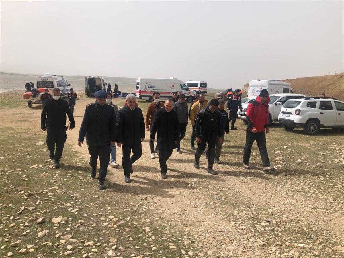 Kırşehir'de kayıp gencin aranmasına çevre illerden ekiplerin katılımıyla devam ediliyor