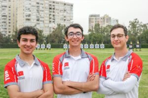 - Mete Gazoz, Samet Ak ve Efe Gürkan Maraş'tan oluşan