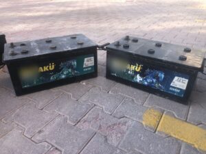 KONYA (AA) – Konya'da park halindeki kamyonlardan akü çaldıkları iddiasıyla