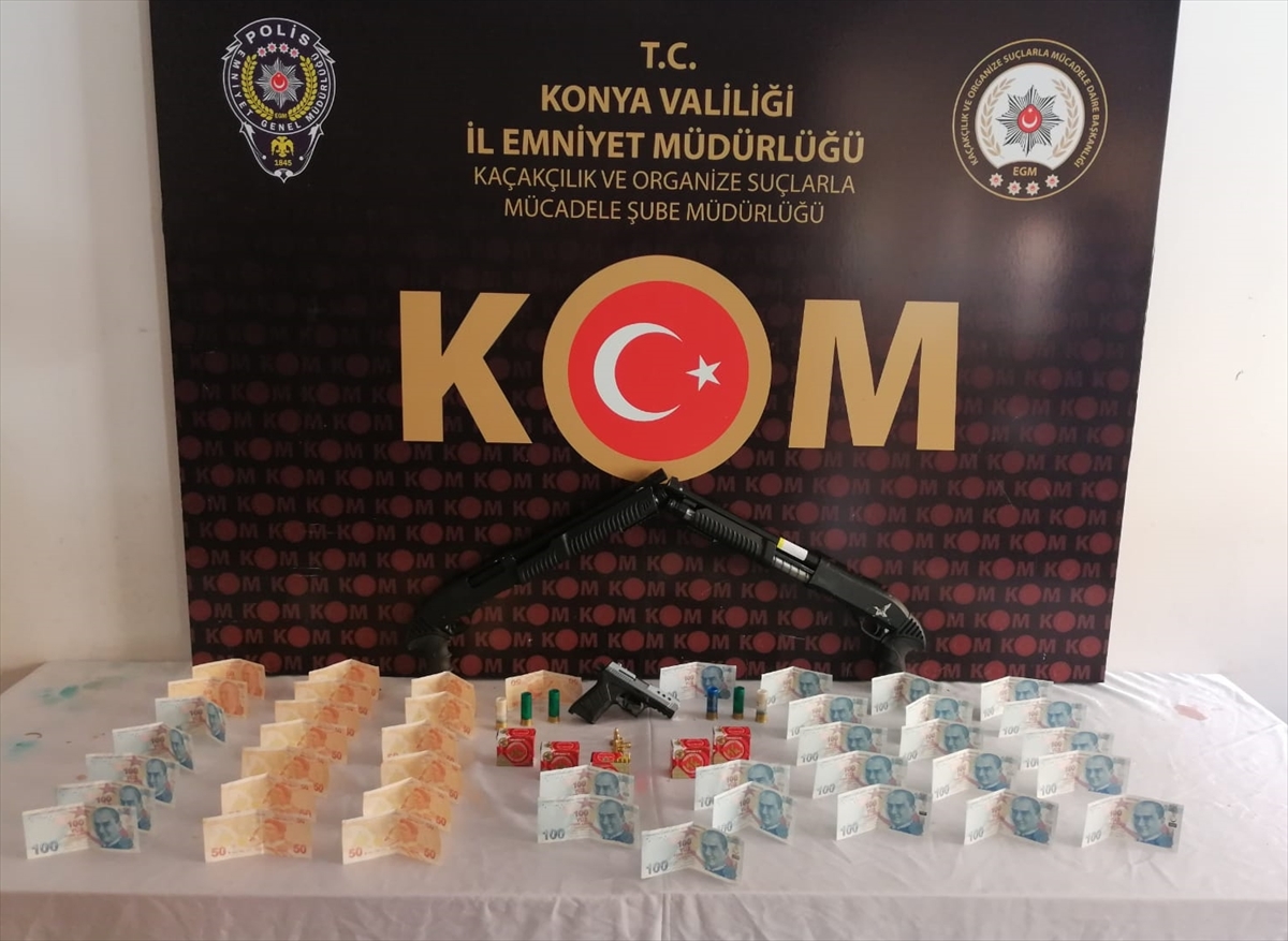 Konya'da piyasaya sahte para sürdükleri iddiasıyla 10 şüpheli yakalandı