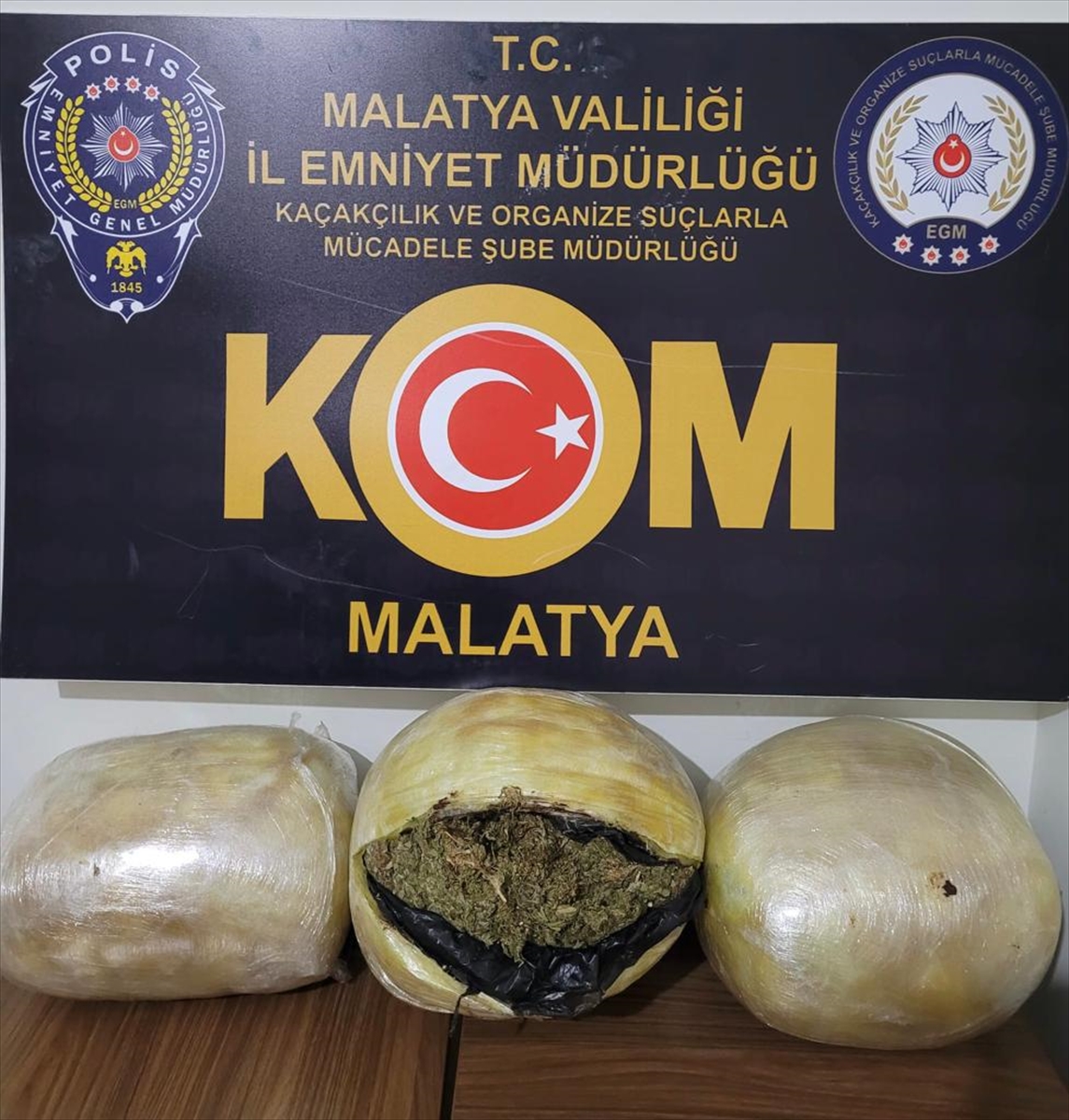Malatya'da yolcu otobüsünde 12 kilo 600 gram esrar bulundu