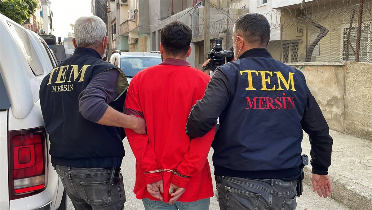 Mersin'de terör örgütü üyeliği iddiasıyla 12 zanlıya yönelik operasyon başlatıldı