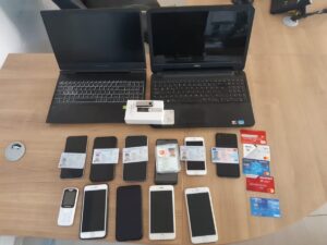 MERSİN (AA) – Mersin'de, internet üzerinden yasa dışı bahis oynattıkları