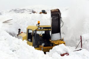 MUŞ (AA) – Kış mevsiminin çetin geçtiği Muş'ta, karla mücadele