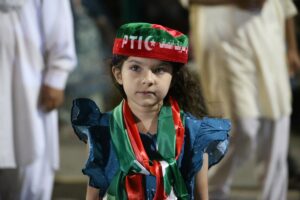 İSLAMABAD (AA) – Pakistan'da Başbakan İmran Han'ın destekçileri, başkent İslamabad'da