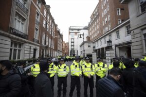 LONDRA (AA) – Pakistan'da İmran Han hükümetinin güvensizlik oylaması sonucu