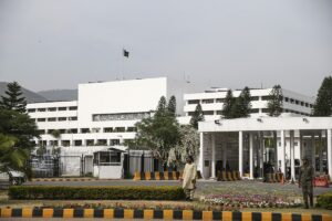 İSLAMABAD (AA) – Pakistan meclisinde yapılan oylamada muhalefet blokunun adayı