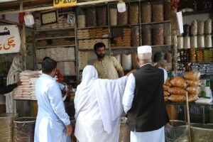 İSLAMABAD (AA) – Pakistan'da Müslümanlar, ramazan öncesi son hazırlıkları tamamlıyor.