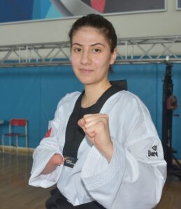 AFYONKARAHİSAR (AA) – CANAN TÜKELAY – Afyonkarahisar'da, 13 yaşında başladığı