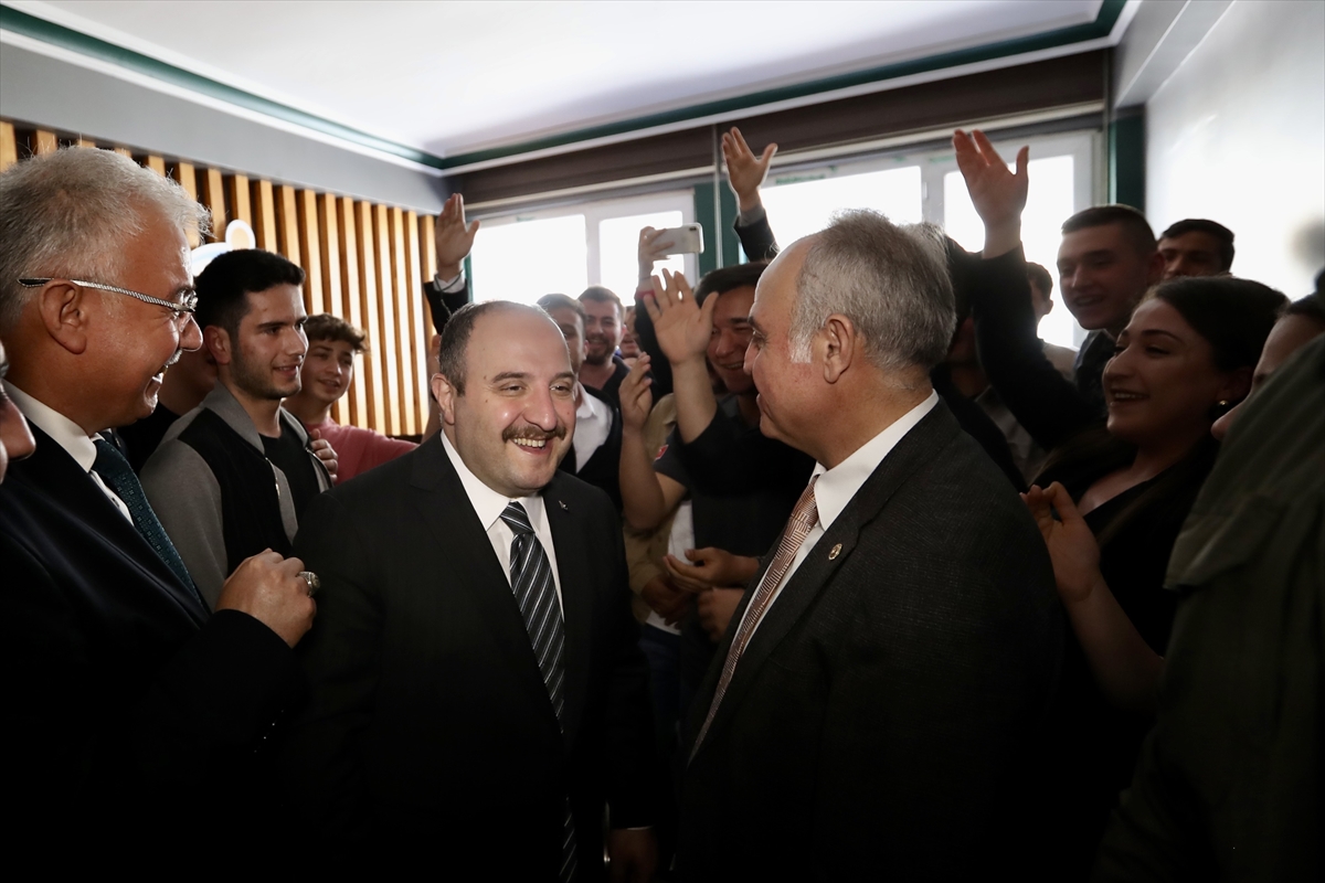 Sanayi ve Teknoloji Bakanı Varank, Karaman'da ziyaretlerde bulundu