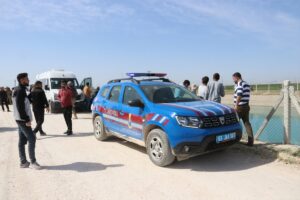 ŞANLIURFA (AA) – Şanlıurfa'da sulama kanalına düşen otomobildeki 3 kişinin