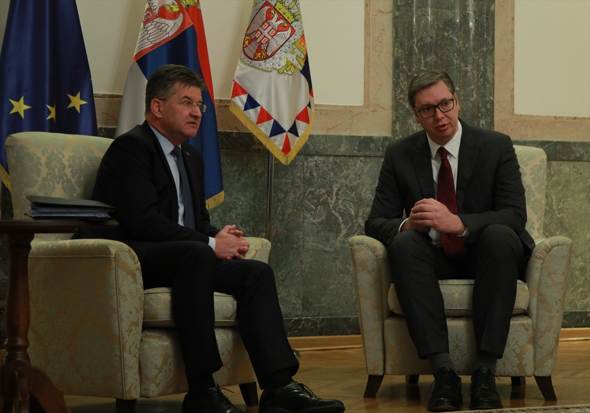Sırbistan Cumhurbaşkanı Vucic, AB Belgrad-Priştine Diyaloğu Özel Temsilcisi ile görüştü