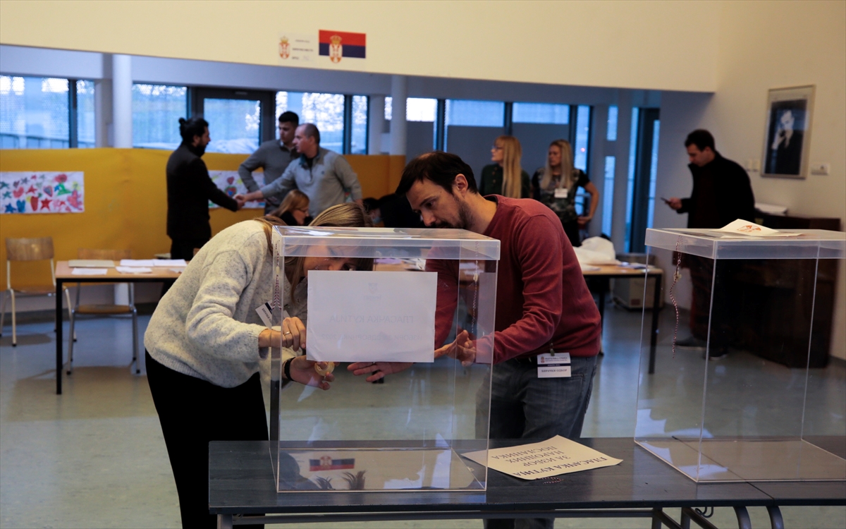 Sırbistan’da oy verme işlemi başladı