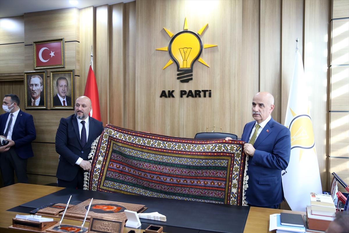 Tarım ve Orman Bakanı Kirişci, Bitlis'te ziyaretlerde bulundu