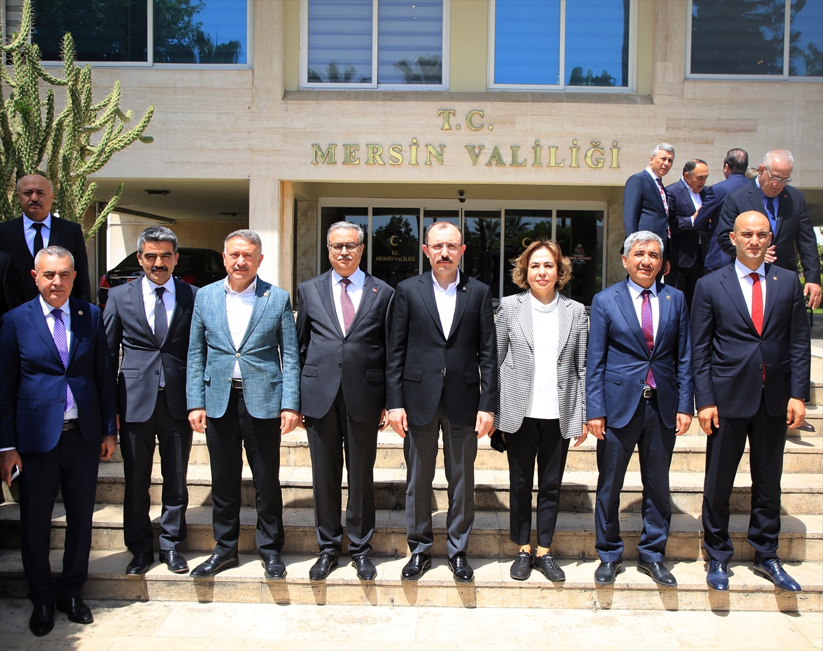 Ticaret Bakanı Mehmet Muş, Mersin'de ziyaretlerde bulundu