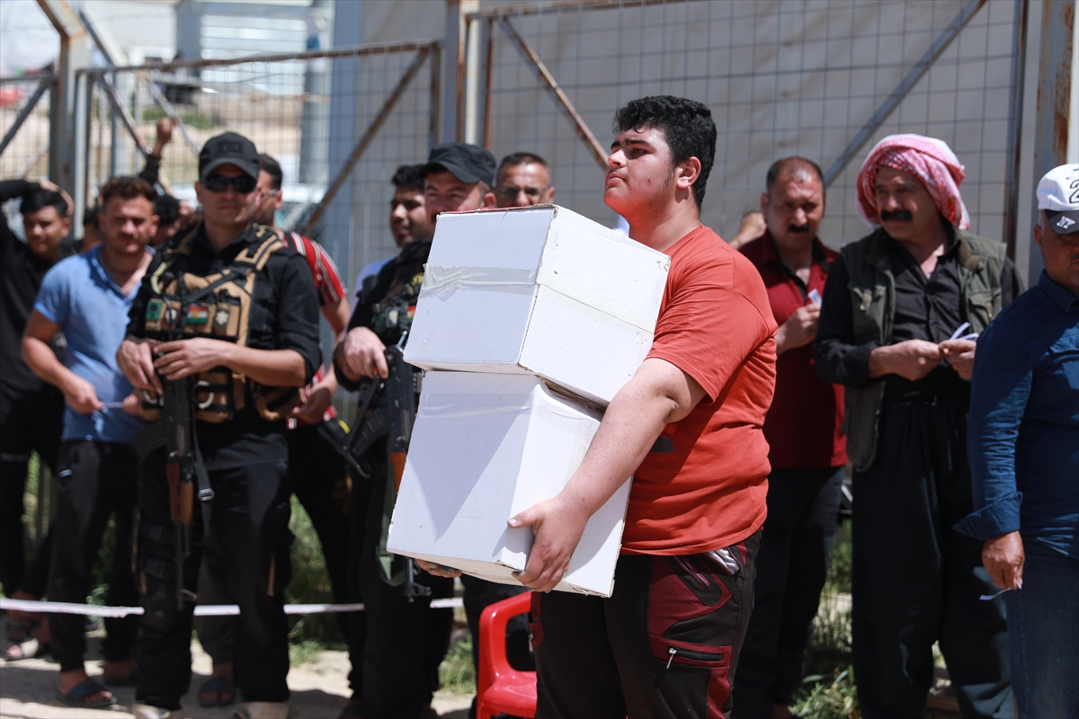 TİKA, Duhok'ta Mamraşan Mülteci Kampı'ndaki Ezidilere 900 gıda kolisi dağıttı