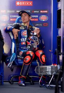 - Milli motosikletçi, SuperPole yarışında 1.48.267'lik tur zamanıyla pist rekoru