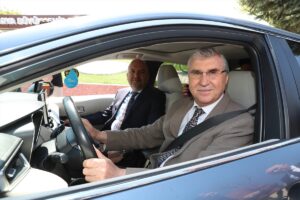 SAKARYA (AA) – Toyota Türkiye'nin, Sakarya Büyükşehir Belediyesine 2 hibrit