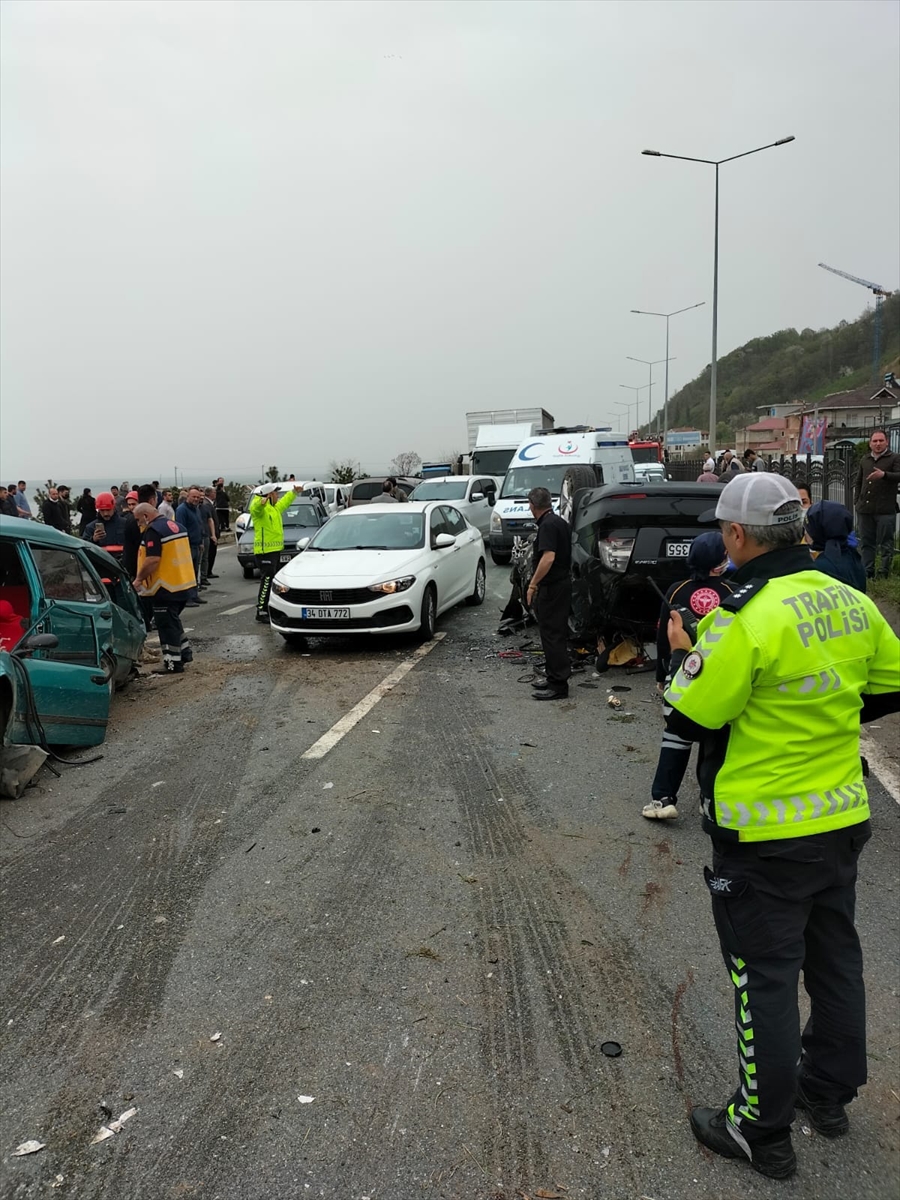 Trabzon'da zincirleme trafik kazasında bir kişi öldü, bir kişi ağır yaralandı