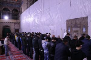 - Edirne, Kırklareli ve Tekirdağ'da vatandaşlar, ilk teravih namazı için