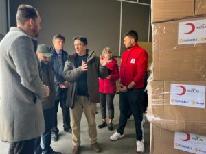 KİEV (AA) – Türk Kızılayın, savaştan etkilenenler için gönderdiği 13