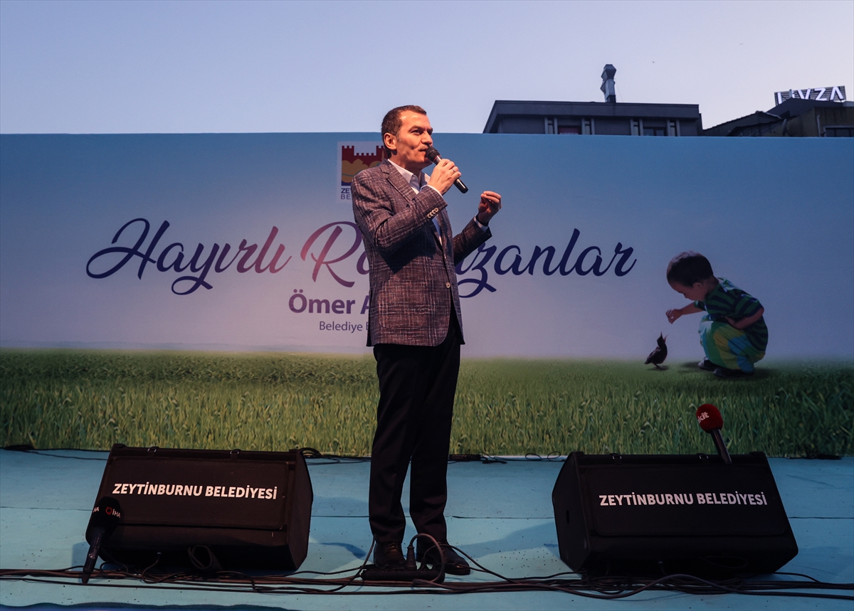 Zeytinburnu 15 Temmuz Meydanı'nda 5 bin kişi oruç açtı