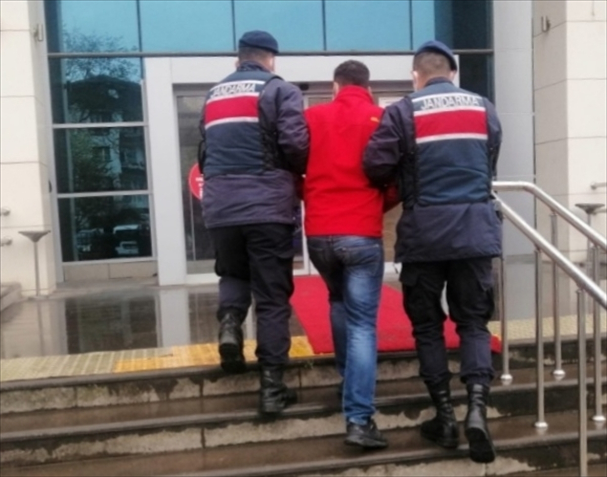 ZONGULDAK (AA) – Zonguldak'ın Ereğli ilçesinde kendilerini jandarma olarak tanıtıp