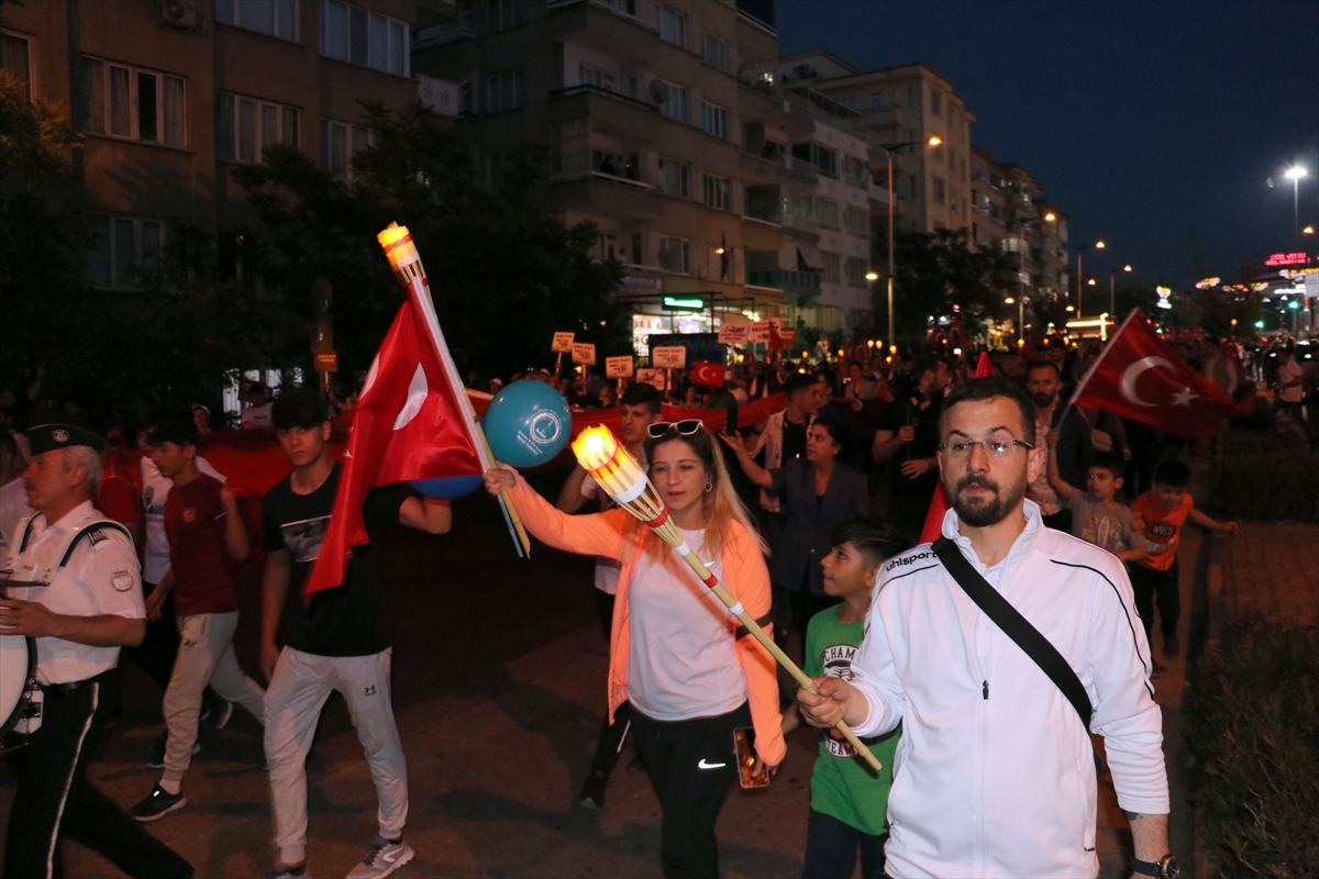19 Mayıs Atatürk'ü Anma, Gençlik ve Spor Bayramı dolayısıyla Gaziantep ve Kahramanmaraş'ta Fener Alayı düzenlendi