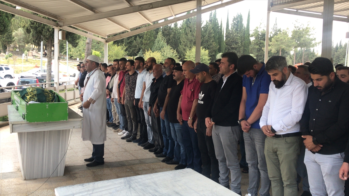 Adana'da silahlı saldırıda hayatını kaybeden iş adamının cenazesi toprağa verildi