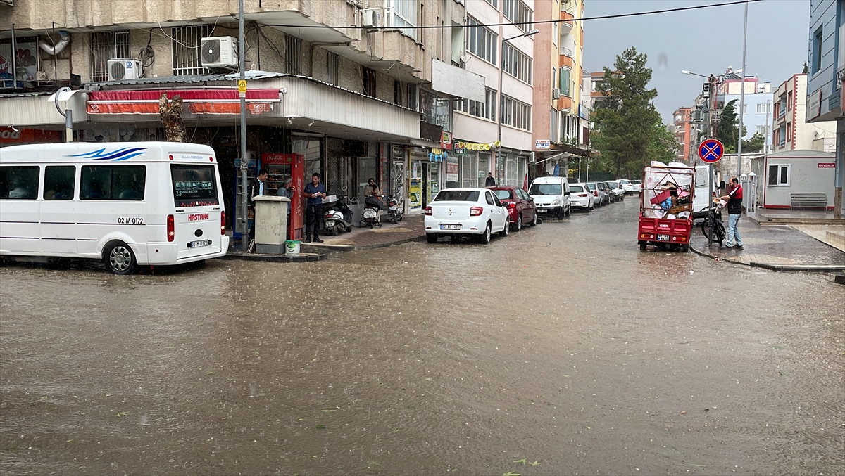 Adıyaman'da dolu etkili oldu