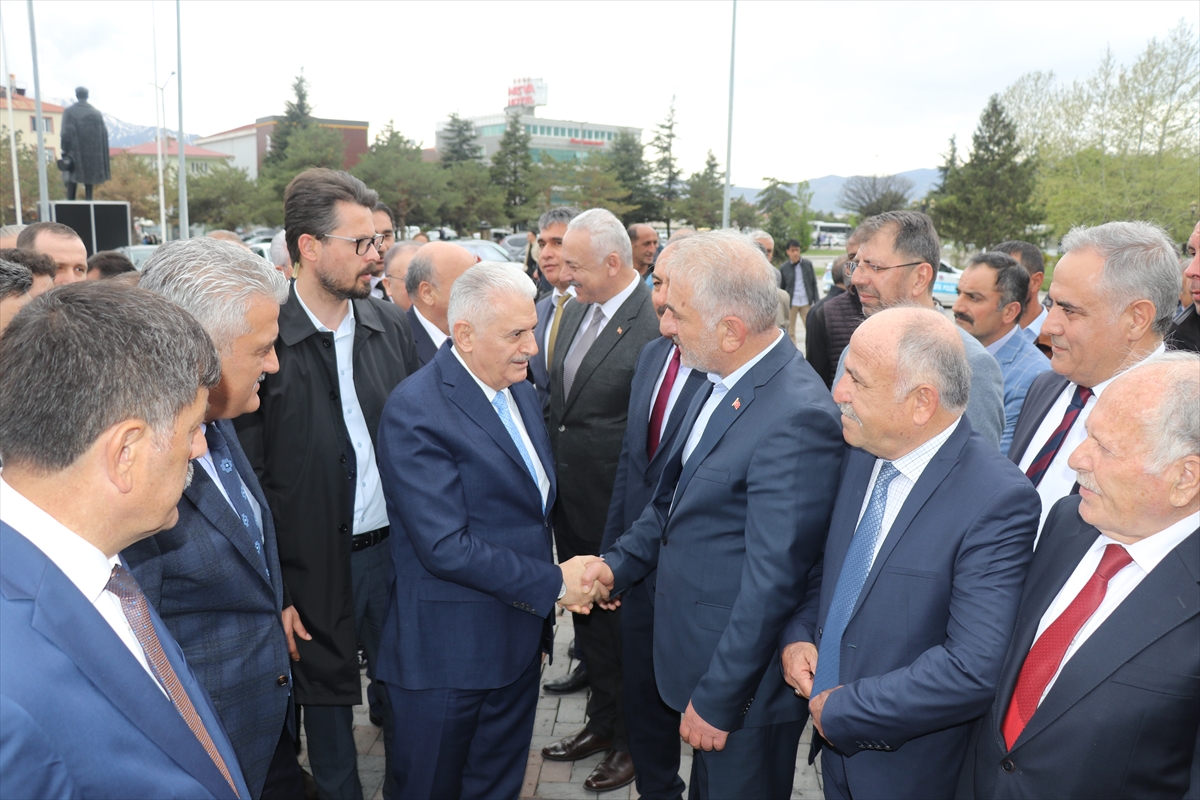 AK Parti Genel Başkanvekili Yıldırım, Erzincan'da bayramlaşma töreninde konuştu: