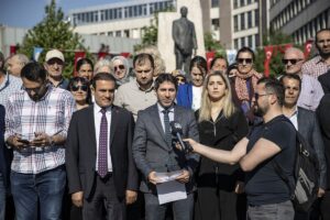 - "Birçok belediye müdürünün diplomasının sahte olduğu, bir kısım rüşvet