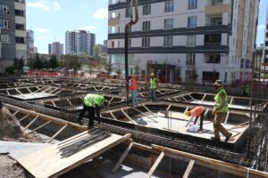 - "Koca koca şehirlerin başında adamlar hiçbir şey yapmadan 'Acaba