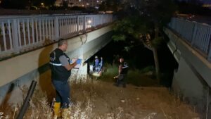 ANTALYA (AA) – Antalya’nın Alanya ilçesinde bir kişi köprü altında