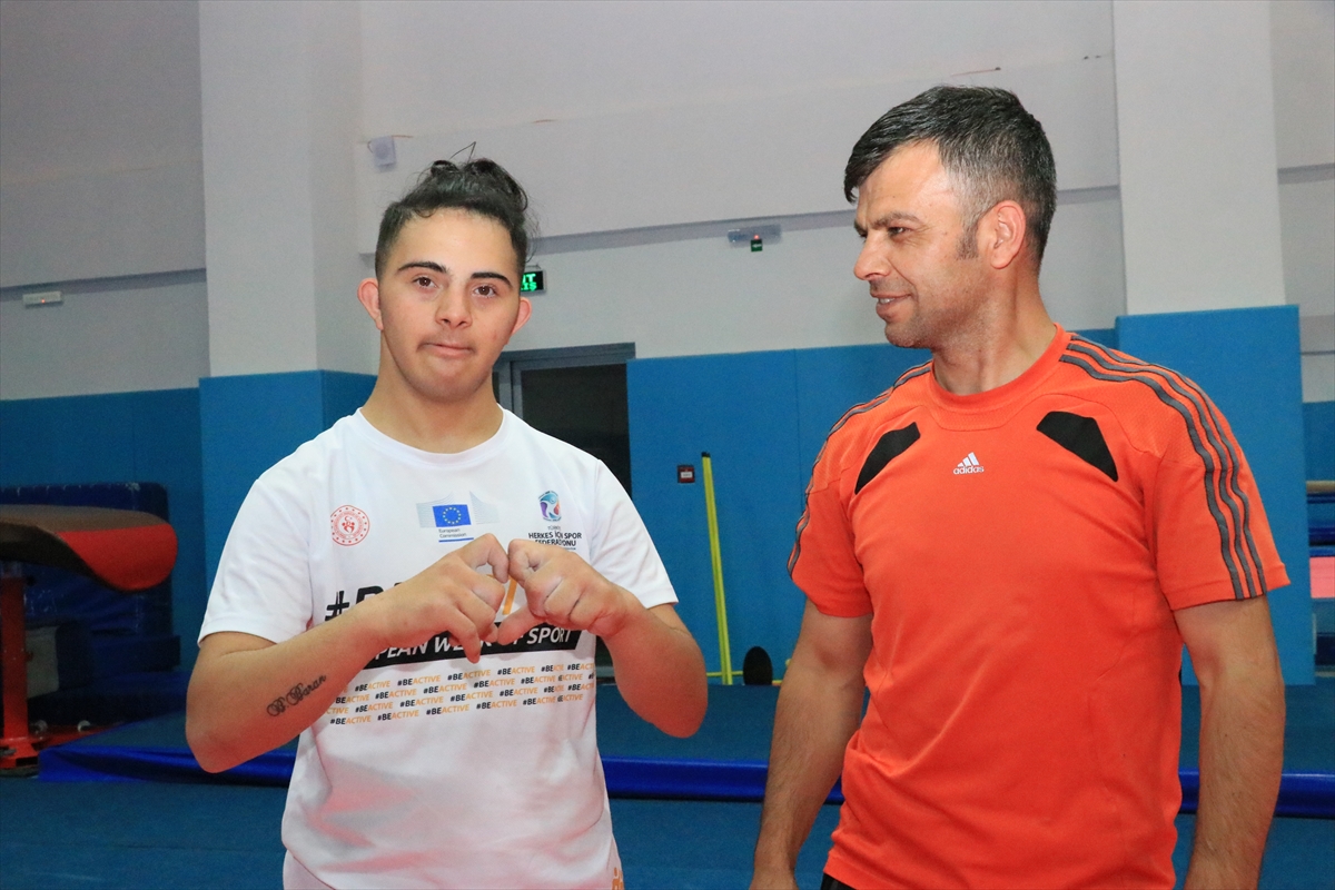 Altı kez Türkiye şampiyonu olan down sendromlu Birkan, Dünya Şampiyonası'nda altın madalyayı hedefliyor