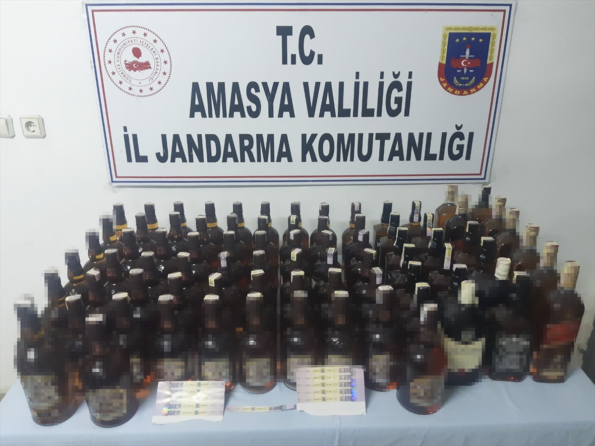 Amasya'da kaçak içki operasyonunda 2 kişi gözaltına alındı
