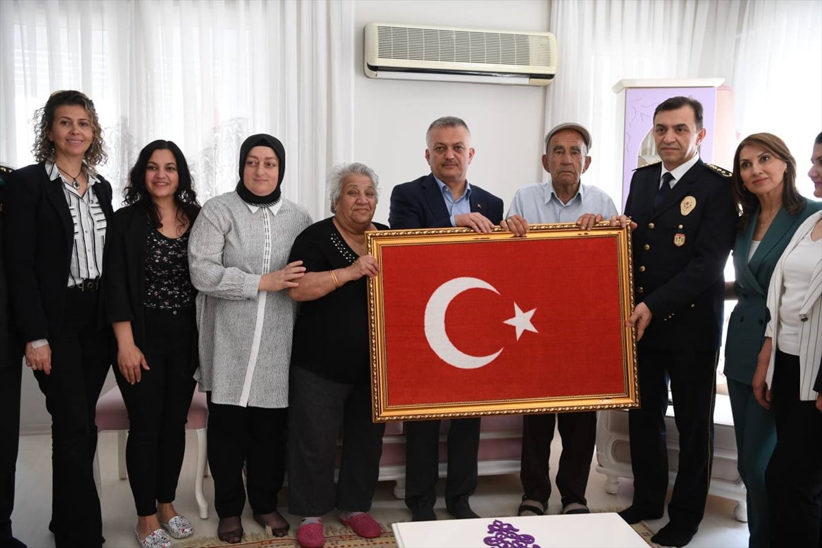 Antalya Valisi Ersin Yazıcı, Ramazan Bayramı arifesinde üç şehidin ailesini ziyaret etti: