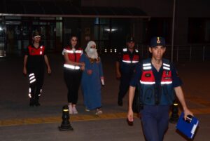 ANTALYA (AA) – Antalya'nın Manavgat ilçesinde annesi tarafından bıçaklandığı iddia